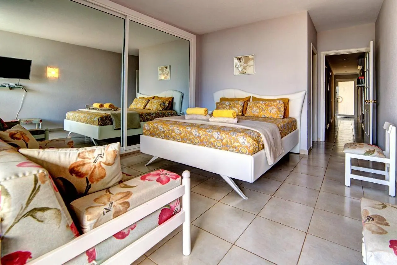 Апартаменты Marazul, Heated Pool, Terrace, Wifi Адехе 0*,